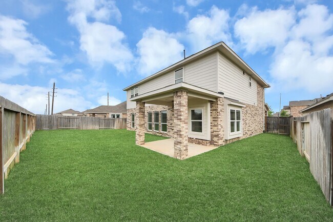 Building Photo - 30243 Twisting Springs Dr