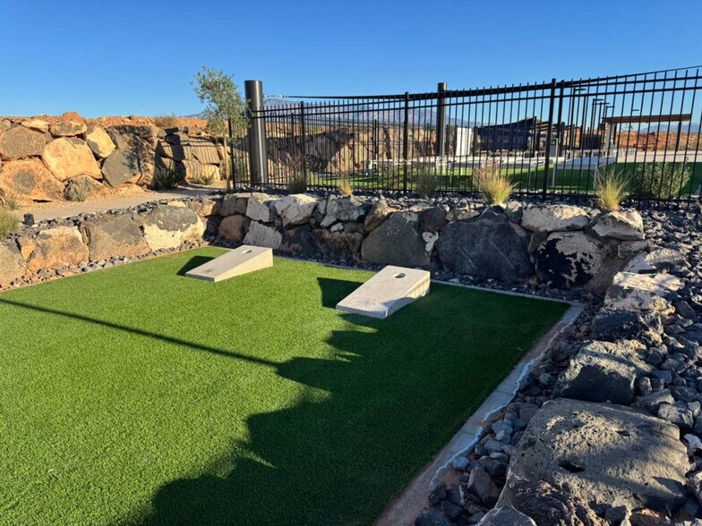 Building Photo - 1705 Ripple Rock Dr