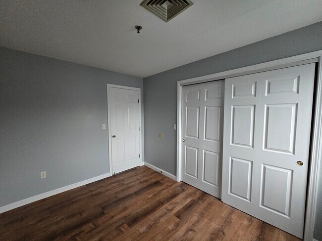 Building Photo - 500 Washington St