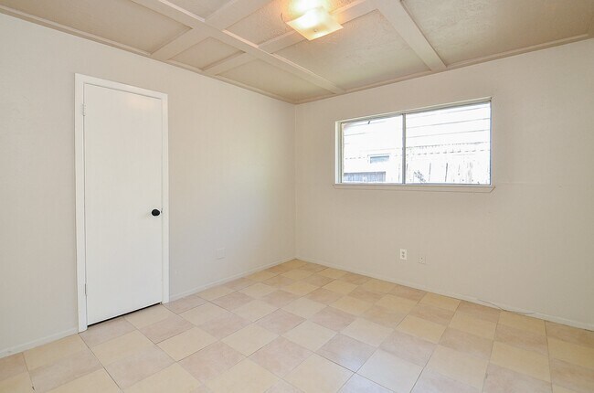 Building Photo - 522 Whippoorwill Dr