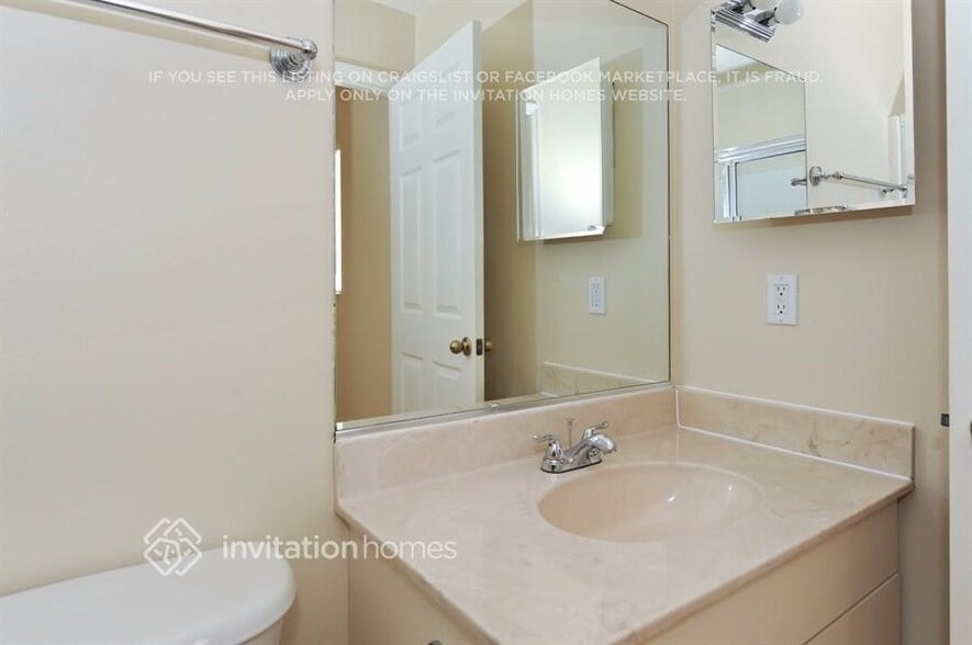 Building Photo - 2112 9th Ave W