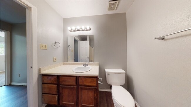 Building Photo - 1002 Verde Dr