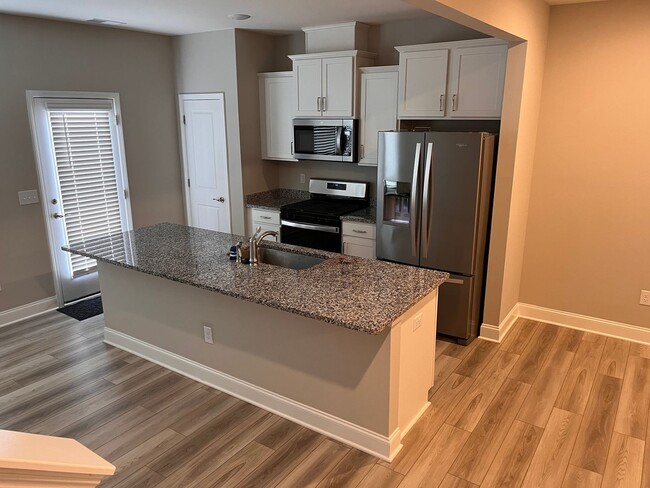 Building Photo - New 3 Bedroom 2.5 Bathroom Townhouse with ...