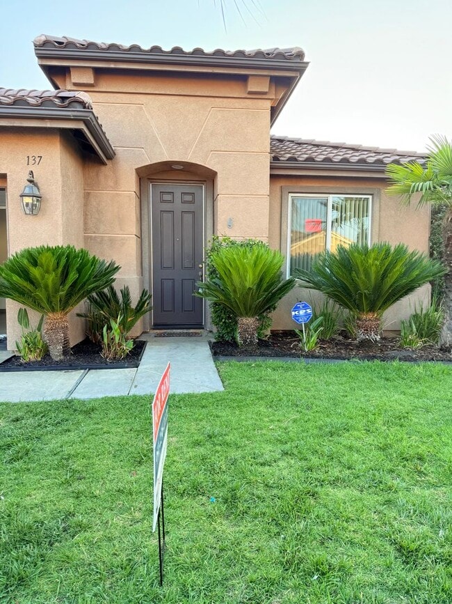 Building Photo - Single Story 3 bed home with office for Re...