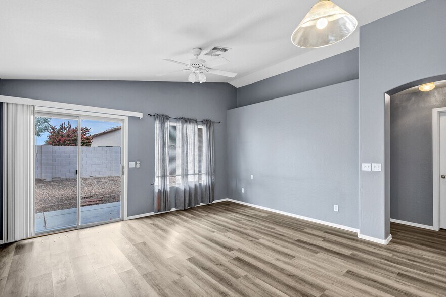 Building Photo - 14958 W Port Au Prince Ln