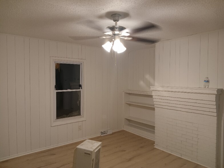 Building Photo - 125 Concord St