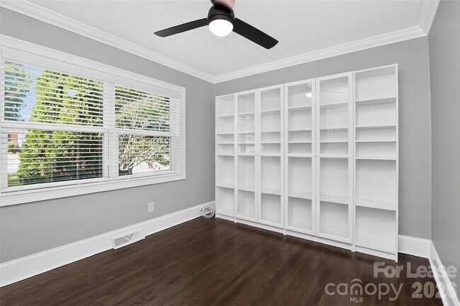 Building Photo - 3945 Winfield Dr