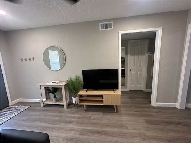 Building Photo - 1222 Georgia St