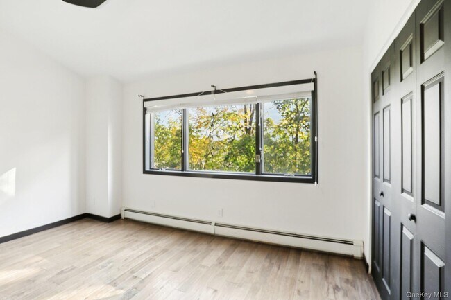 Building Photo - 6 Pheasant Walk