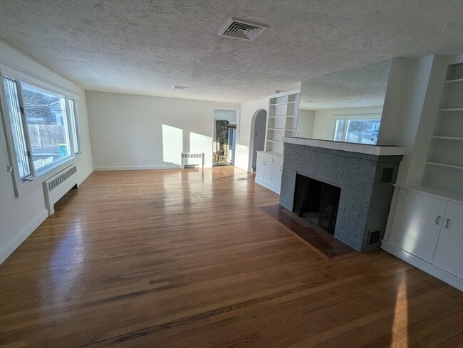 Building Photo - 744 Neponset St