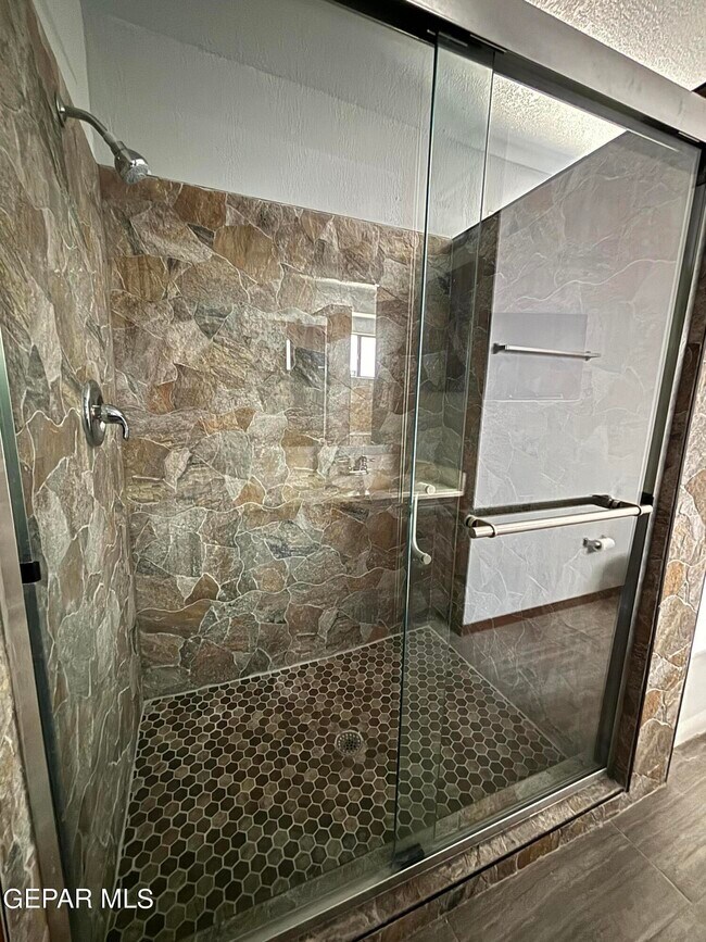 Building Photo - 10960 Ernie Banks Dr