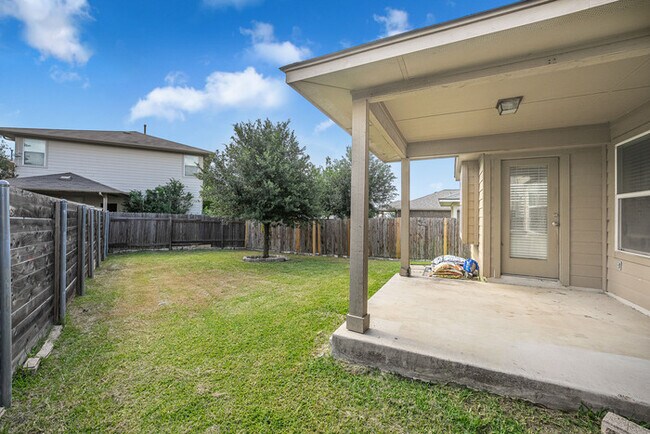 Building Photo - 3500 Savage Springs Dr