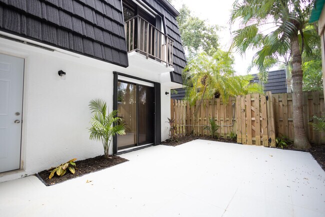 Building Photo - 317 Woodland Rd
