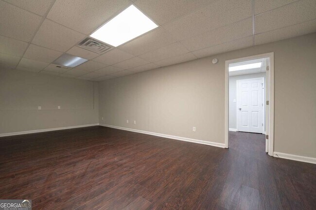 Building Photo - 493 Silverthorne Cir