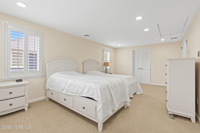 Building Photo - 608 Corlies Ave