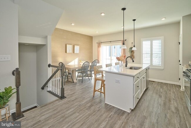 Building Photo - 39 Ortiz Dr