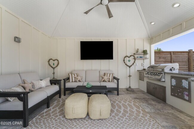 Building Photo - 407 Petrel St