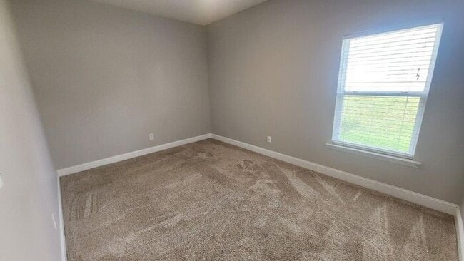 Building Photo - Charming 3BR Ranch in Prime Fort Mill