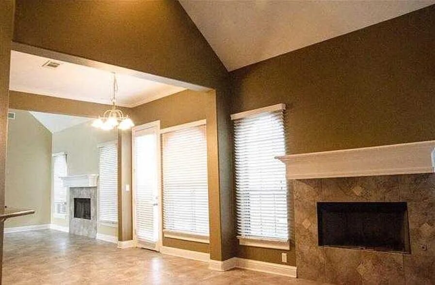 Building Photo - 13 Stonebrook Ct