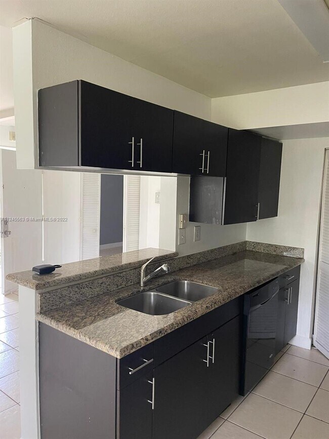 Building Photo - 3936 NW 87th Ave