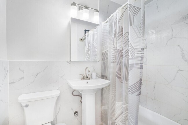 Building Photo - 201 St Pauls Ave