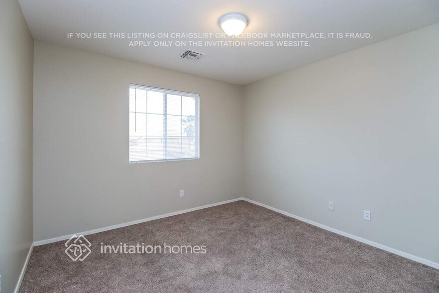 Building Photo - 22388 W La Vista Cir