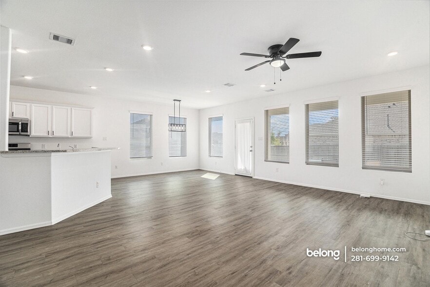 Building Photo - 19010 Sonora Chase Dr