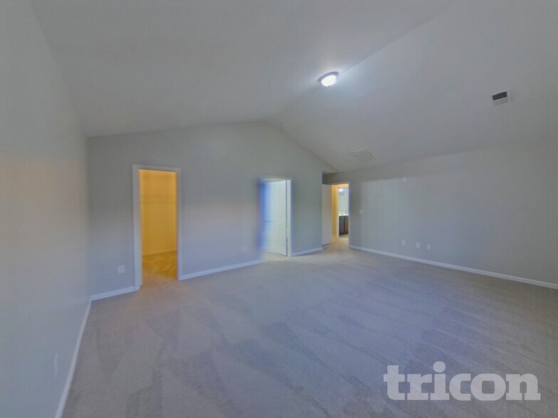 Building Photo - 747 Markham Cir