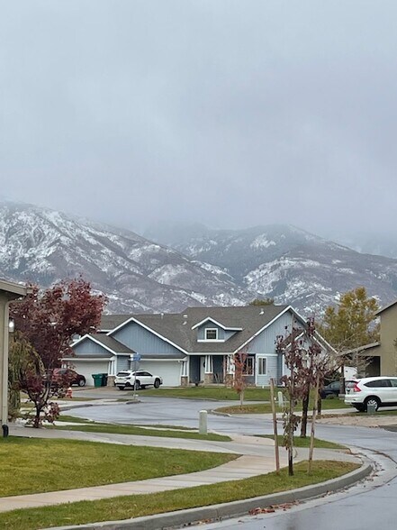 Building Photo - 1813 N Belvedere Way