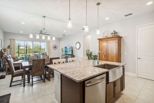Building Photo - For Rent: Immaculate 3 Bed, 3 Bath + Flex ...