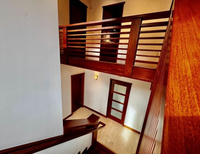 Building Photo - Private. Polished. Perfectly Larkspur.