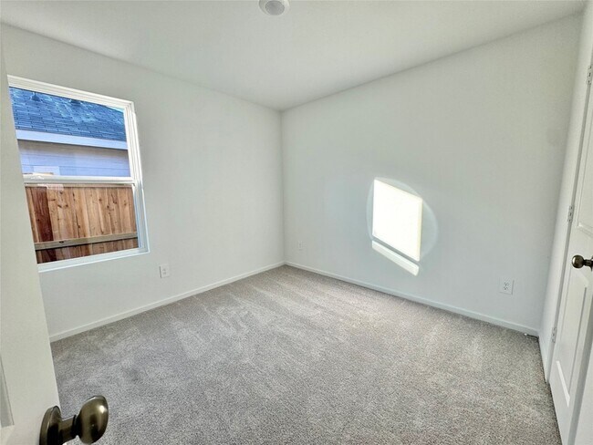 Building Photo - 16615 Trembling Aspen Ln