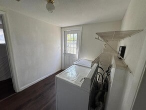 Building Photo - 224 10th Ave