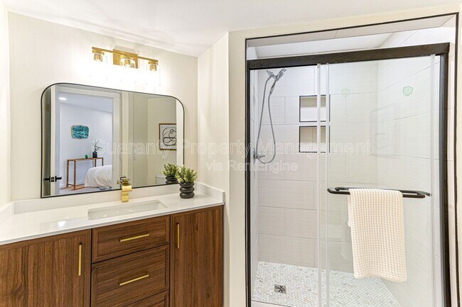 Building Photo - 475 St Andrews Dr