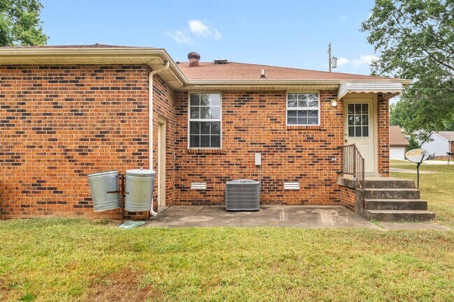 Building Photo - 630 R S Bradley Blvd