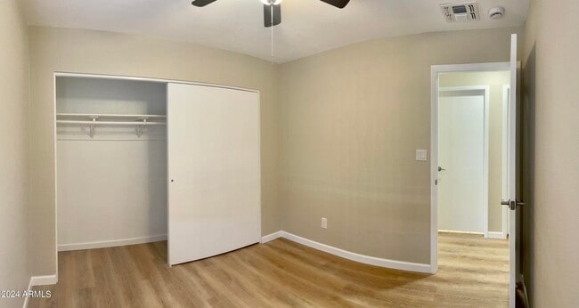 Building Photo - 10021 N 47th Dr