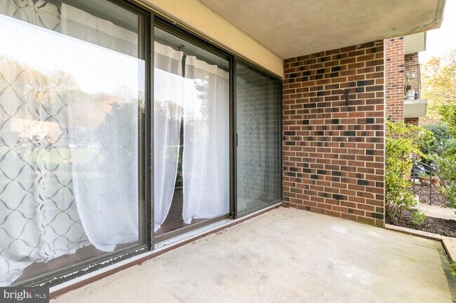 Building Photo - 7802 Dassett Ct