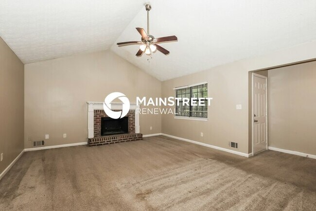 Building Photo - 3 Bedroom Pet-Friendly Home in Jonesboro, GA with Main Street Renewal