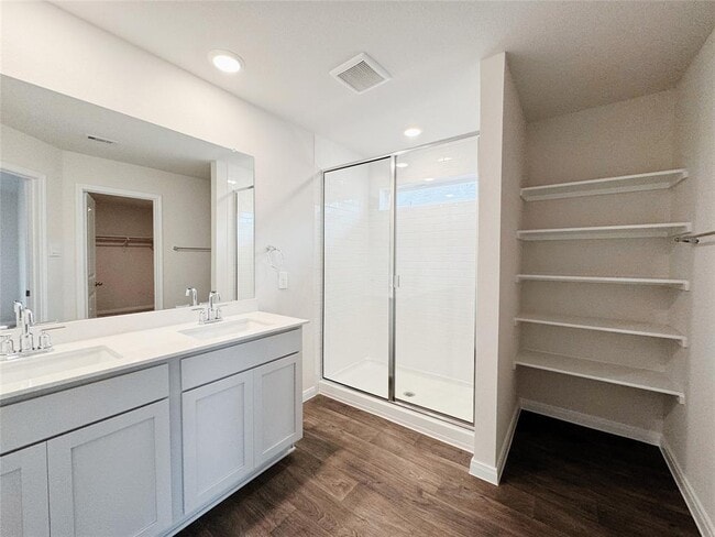 Building Photo - 204 Addison Pl