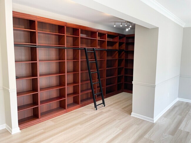 Building Photo - 2510 Heatherwood Ct
