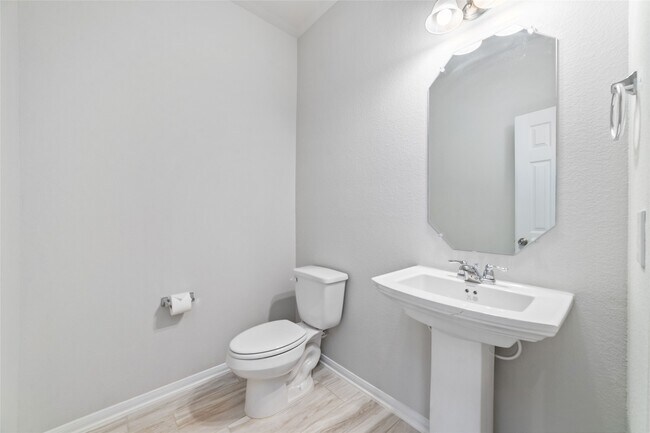Building Photo - 4919 Vly White Oak Ln