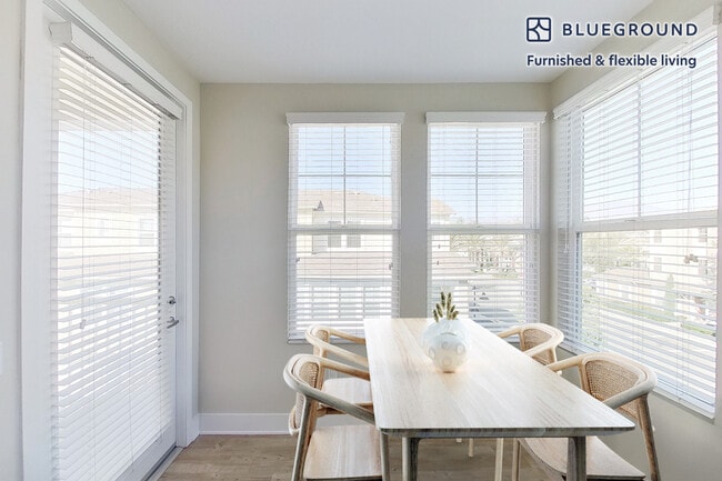 Building Photo - 1000 Lupine-SI FL2-ID5631A