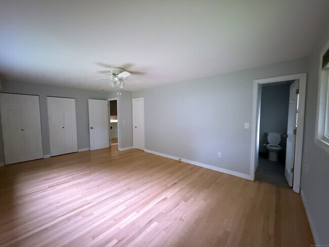 Building Photo - 182 Knoll Dr