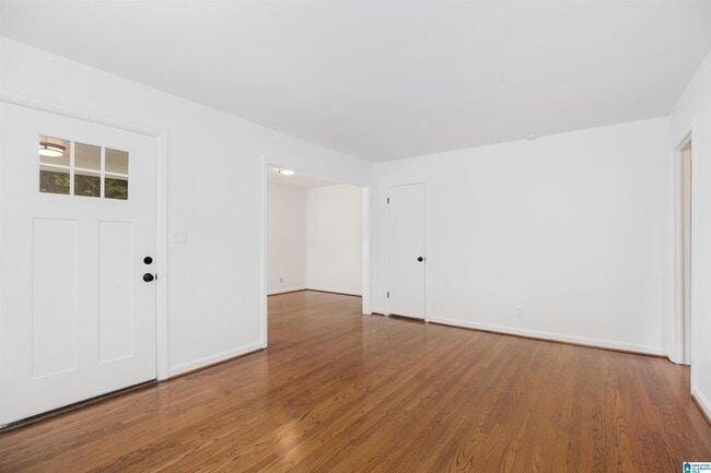 Building Photo - 724 Rose Dr