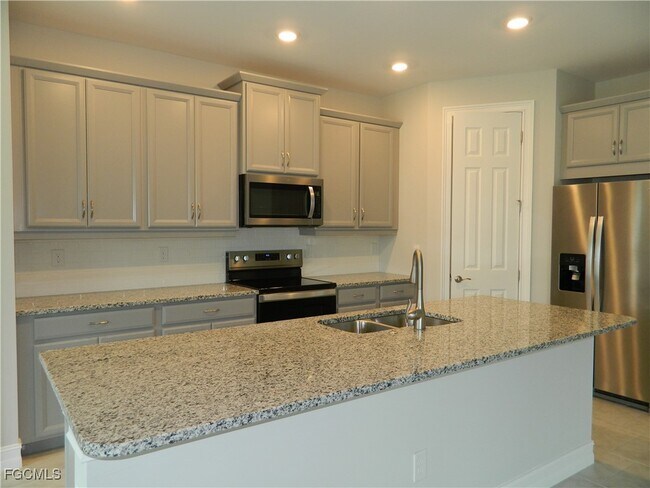 Building Photo - 3919 Crosswater Dr