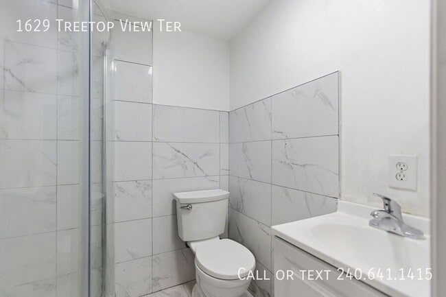 Building Photo - 1629 Treetop View Terrace