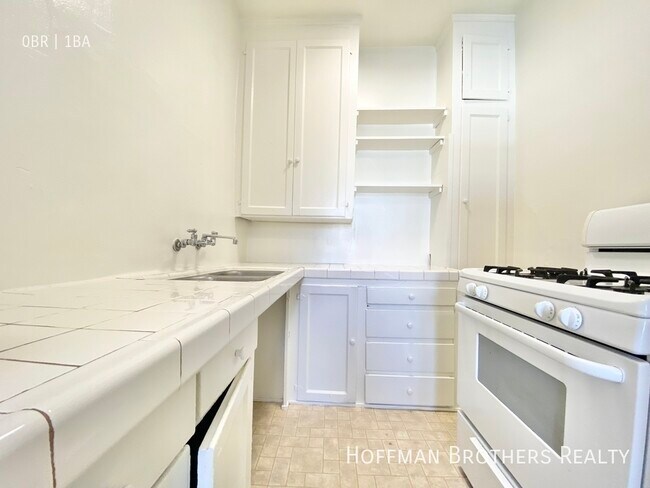 Building Photo - 834 Sanborn Ave