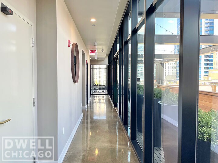 Building Photo - 700 N La Salle Dr