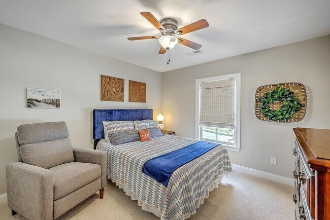 Building Photo - 4 Bedroom 3.5 Bath House in St. Johns Lake - Johns Island