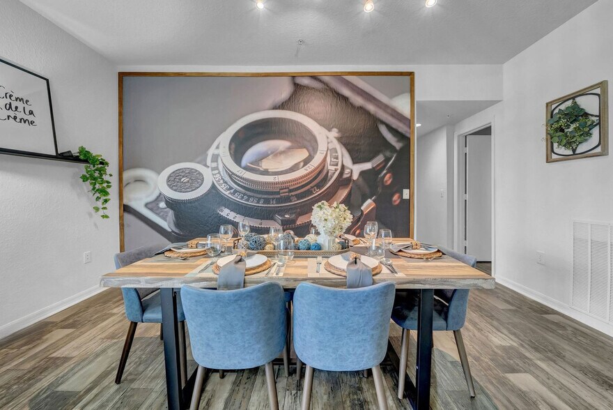 Building Photo - 7607 Southern Brook Bend